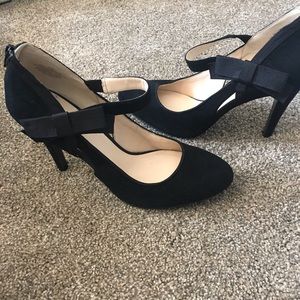 NWOT Nine West black pumps